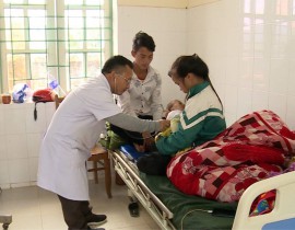 Thăm khám cho bệnh nhân